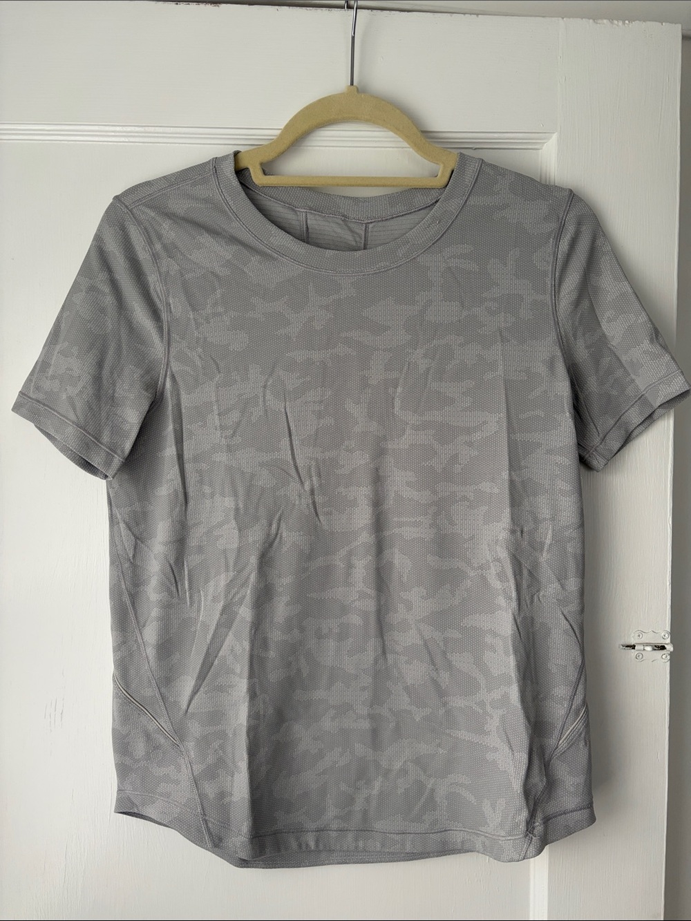 Lululemon - Women’s Grey Camouflage Short-Sleeve Shirt